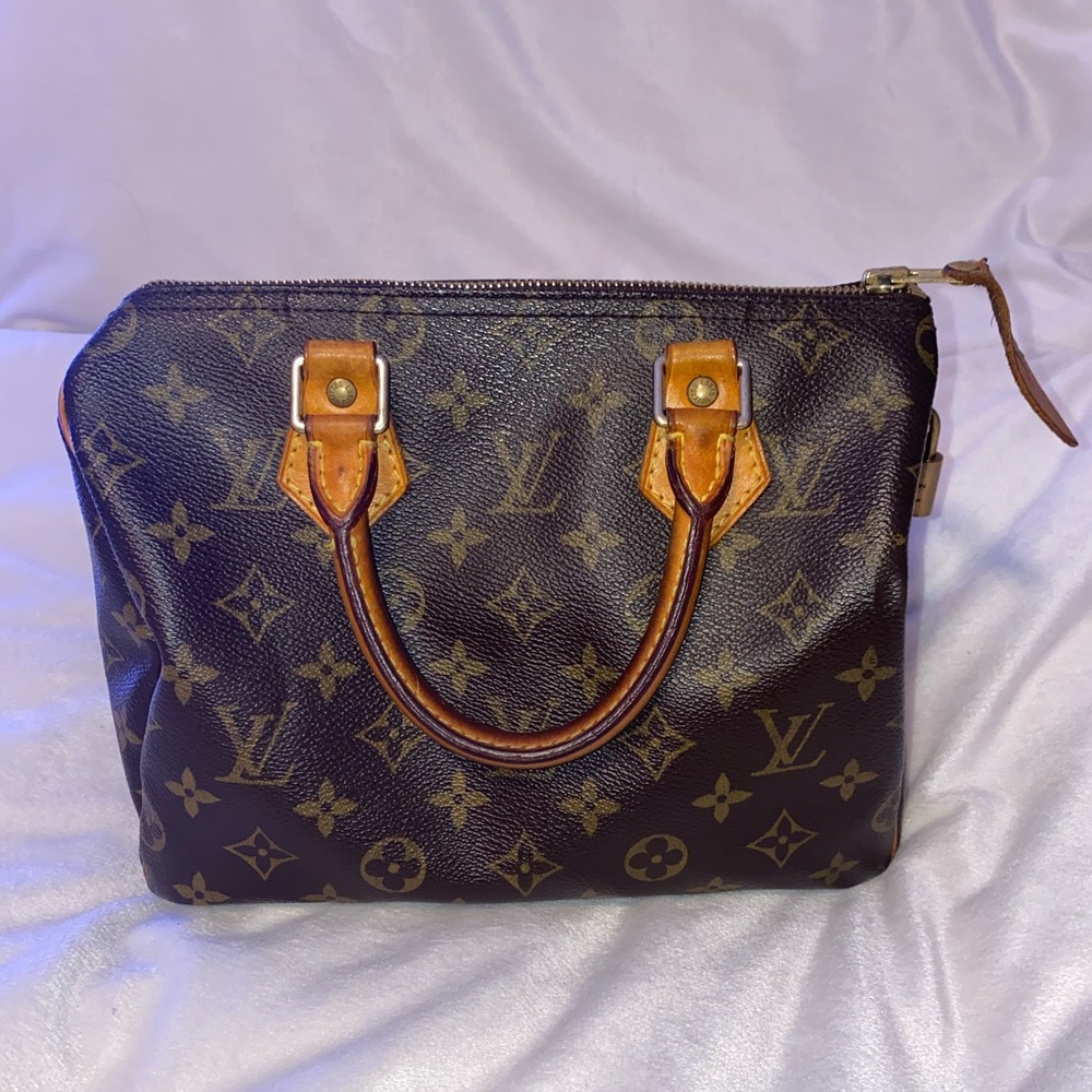 Gorgeous Authentic Louis Vuitton Speedy 25 bag
